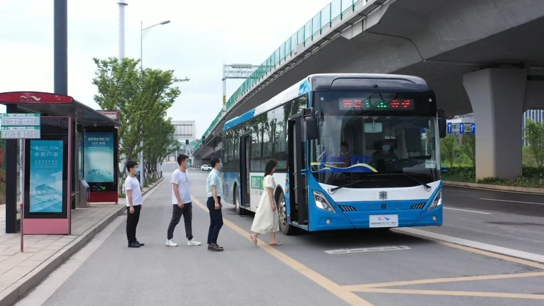 China's First Open-Road Automated Bus Line Goes Into Trial Operation